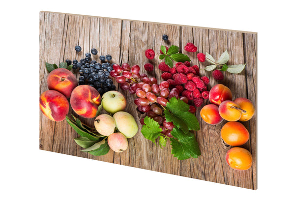 perspectiva panou decorativ din sticla printata fructe pe fundal lemn